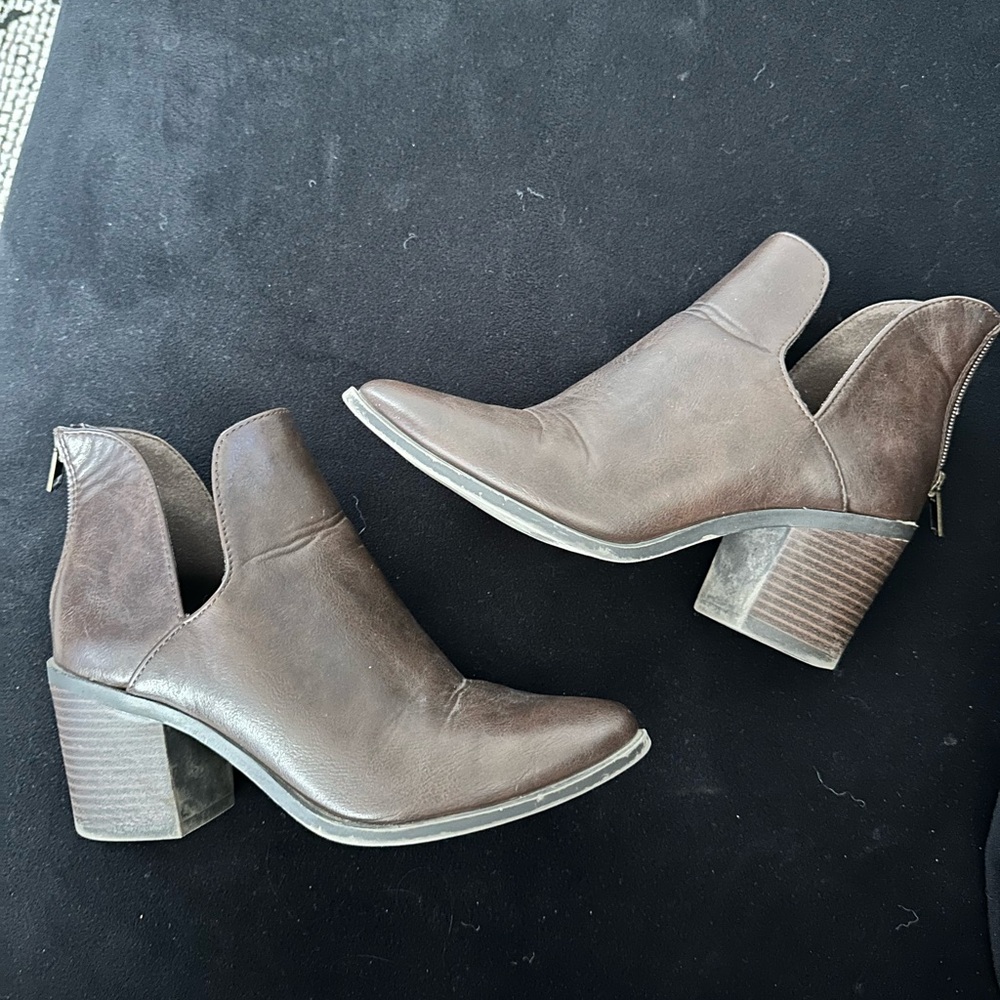 brown boots